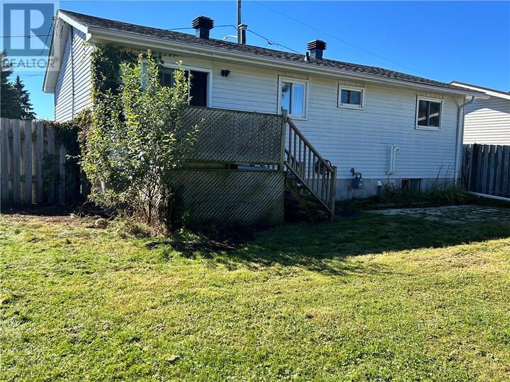 Property Photo:  140 Imperial Drive  ON P3L 1K2 