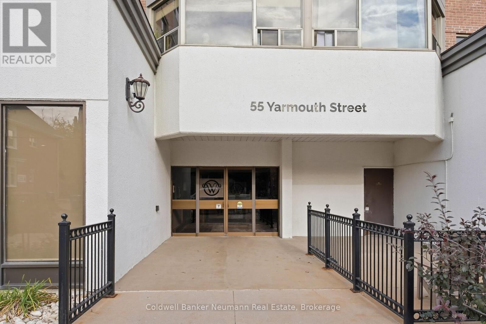 Property Photo:  55 Yarmouth Street 803  ON N1H 7R4 