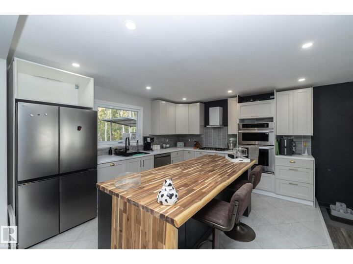 Property Photo: #2 53111 Rge Road 21 AB T7X 3X3