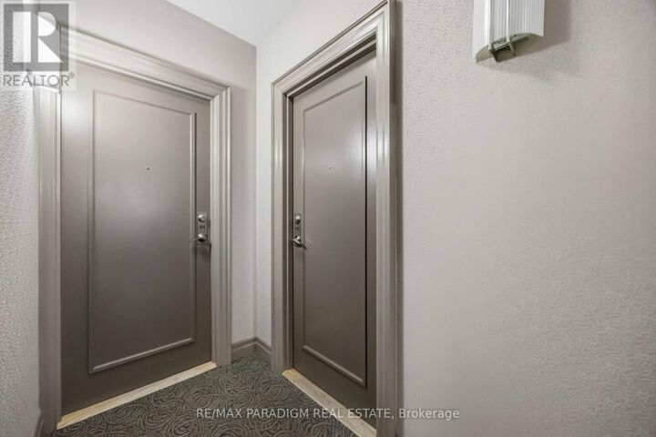 Property Photo:  500 St Clair Avenue West 802  ON M6C 1A8 