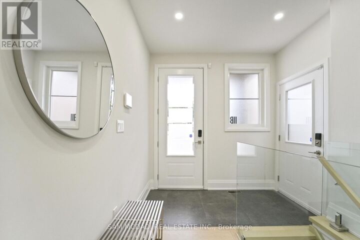 Property Photo:  11B Maple Avenue North  ON L5H 2R9 