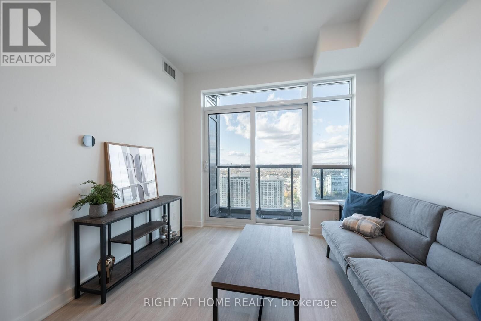 Property Photo:  50 Upper Mall Way 2406  ON L4J 0L8 