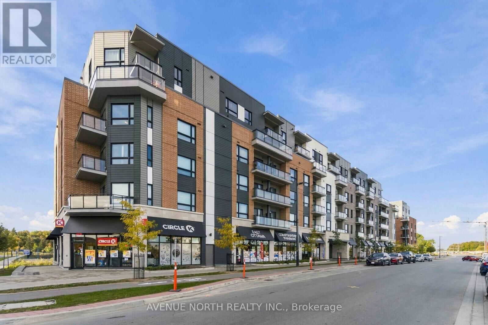 Property Photo:  1350 Hemlock Road 202  ON K1K 5C2 
