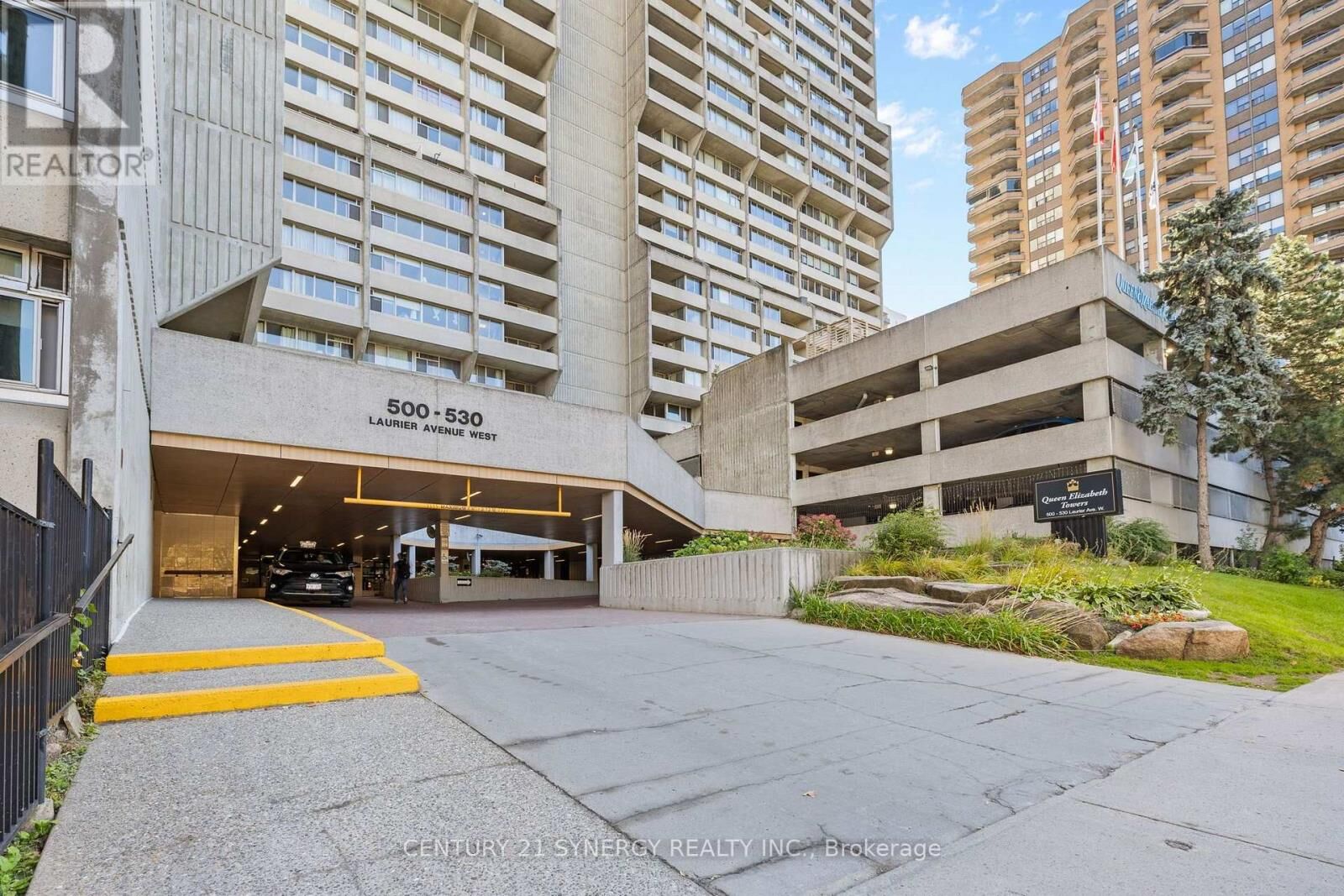 Property Photo:  530 Laurier Avenue West 1605  ON K1R 7T1 
