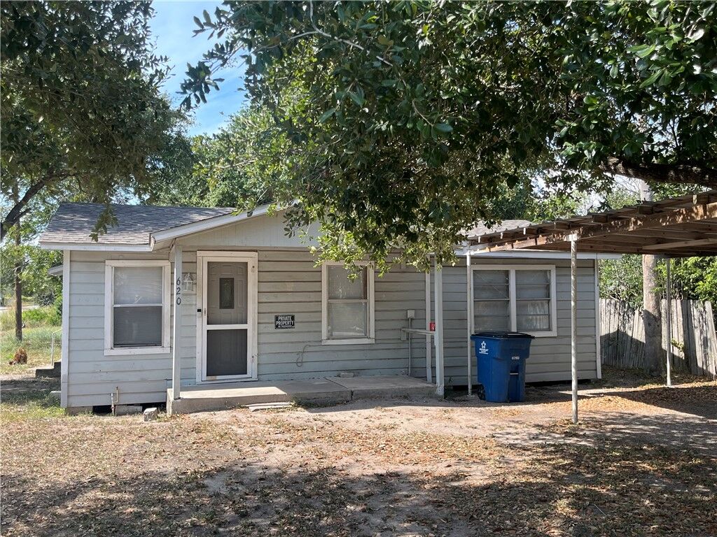 Property Photo:  620 S Atascosa Street  TX 78368 