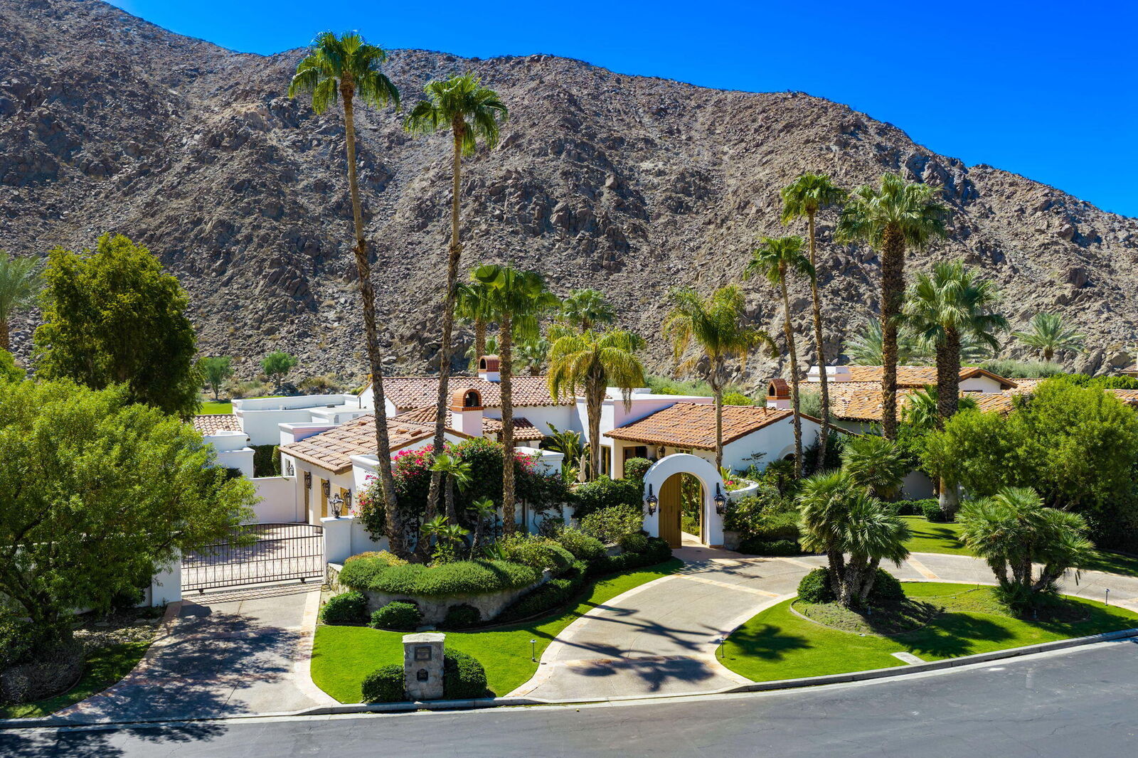 Property Photo:  78651 Talking Rock Turn  CA 92253 