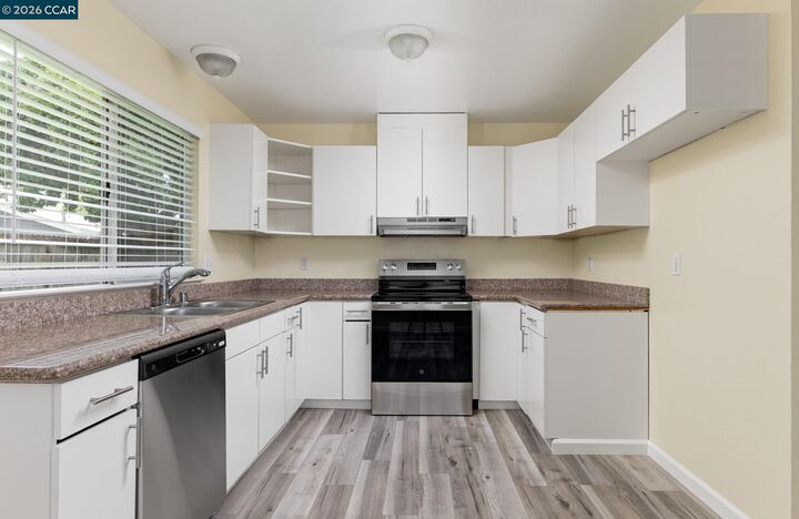 Property Photo:  7661 Telfer Way  CA 95823 
