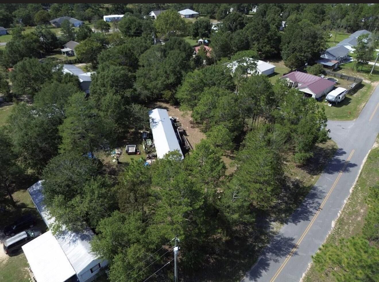 Property Photo: 25 Millers Way FL 32433