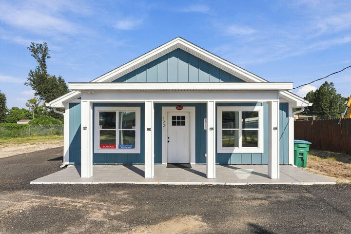 Property Photo: 122 Poston Avenue FL 32401