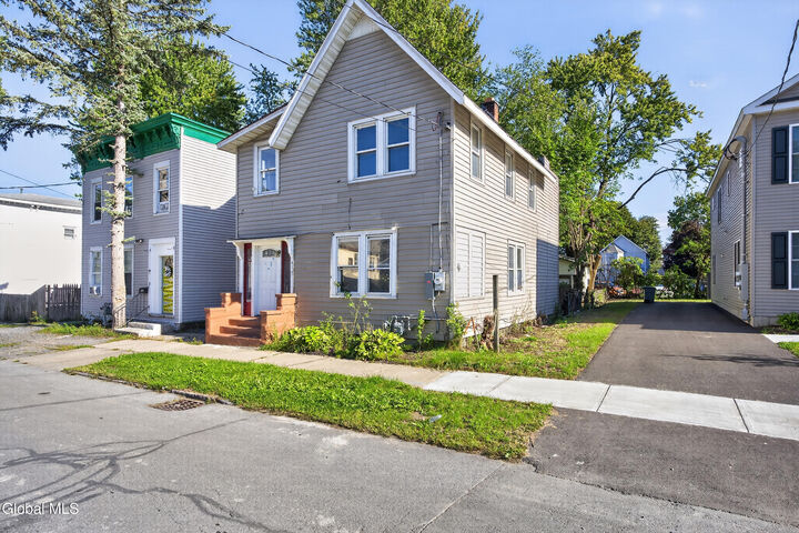 Property Photo:  413 Summit Avenue  NY 12307 