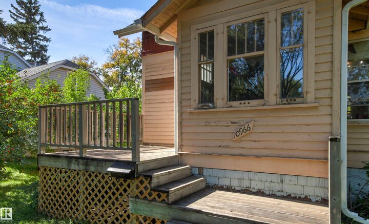 Property Photo:  10966 128 Street NW  AB T5M 0W4 