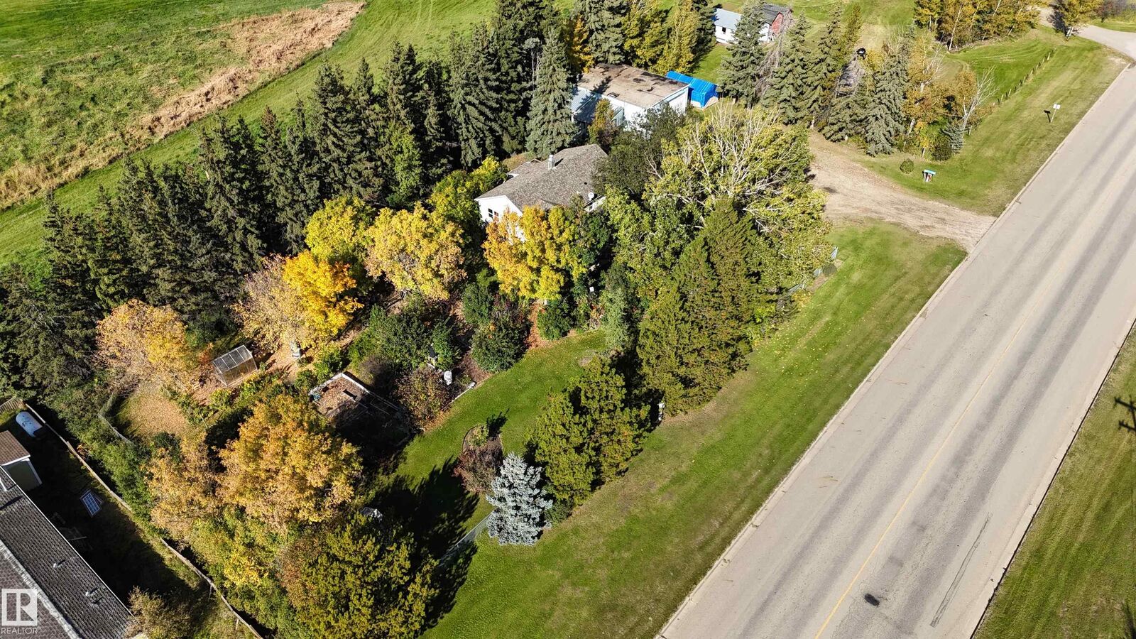Property Photo:  5304 50 Street  AB T0E 2H0 
