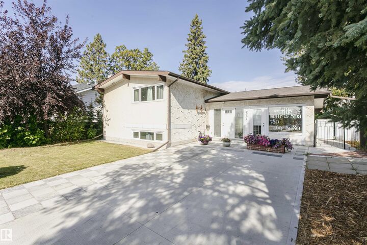 Property Photo:  7204 92B Avenue NW  AB T6B 0W2 