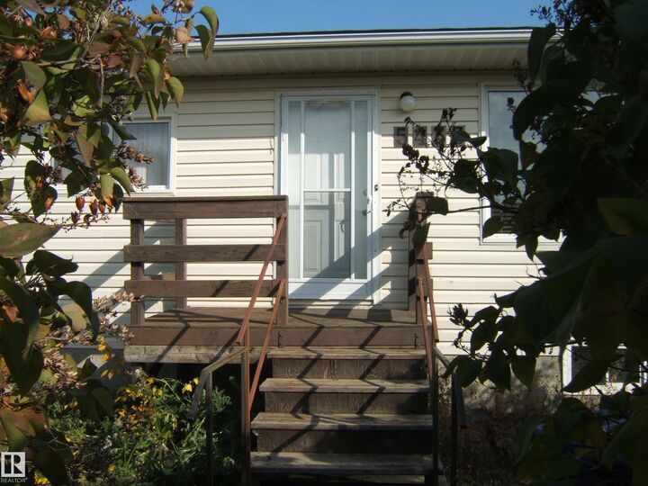 Property Photo:  5433 44 Street  AB T9C 1C8 