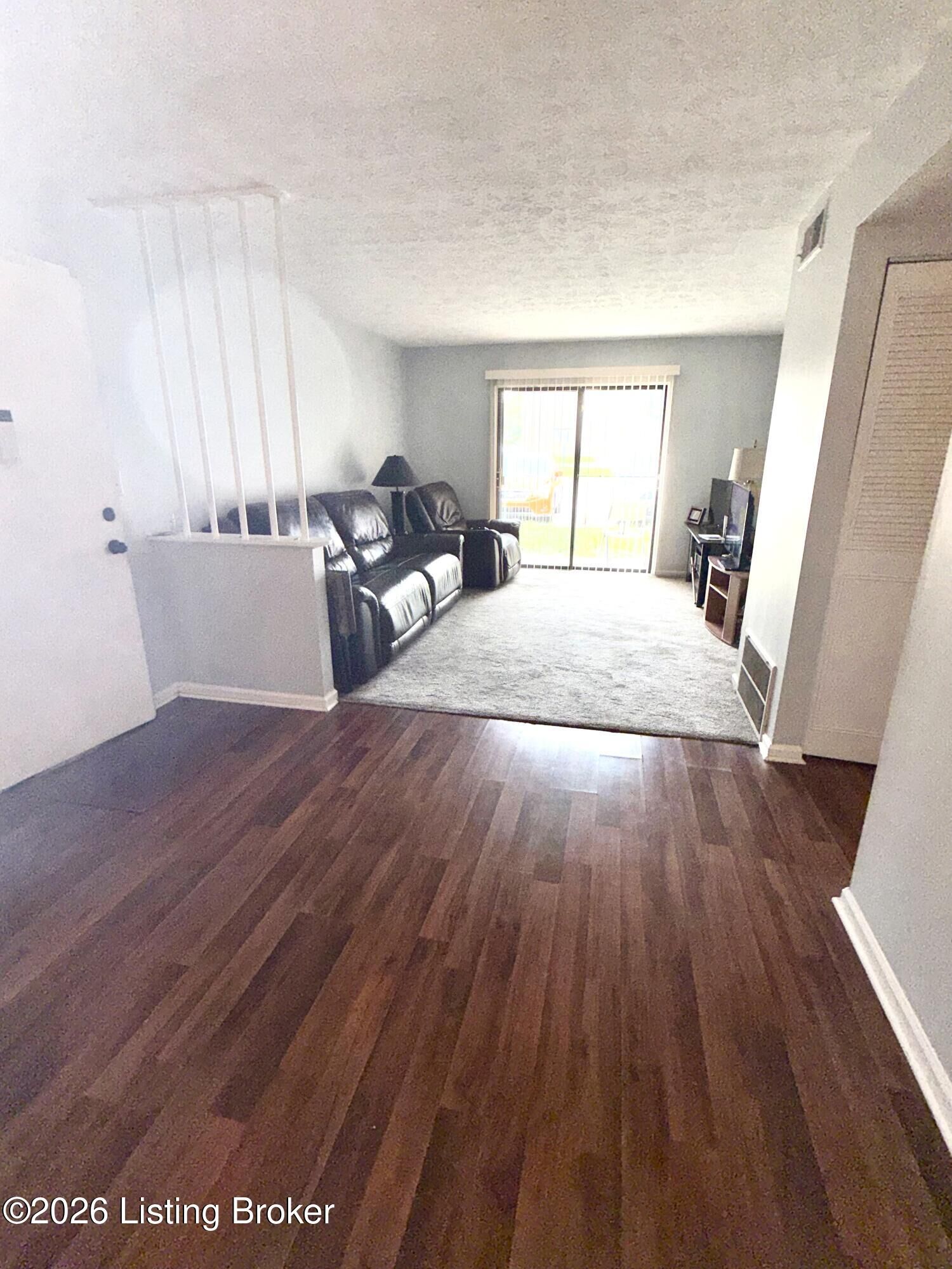 Property Photo:  7074 Wildwood Cir Apt 164  KY 40291 