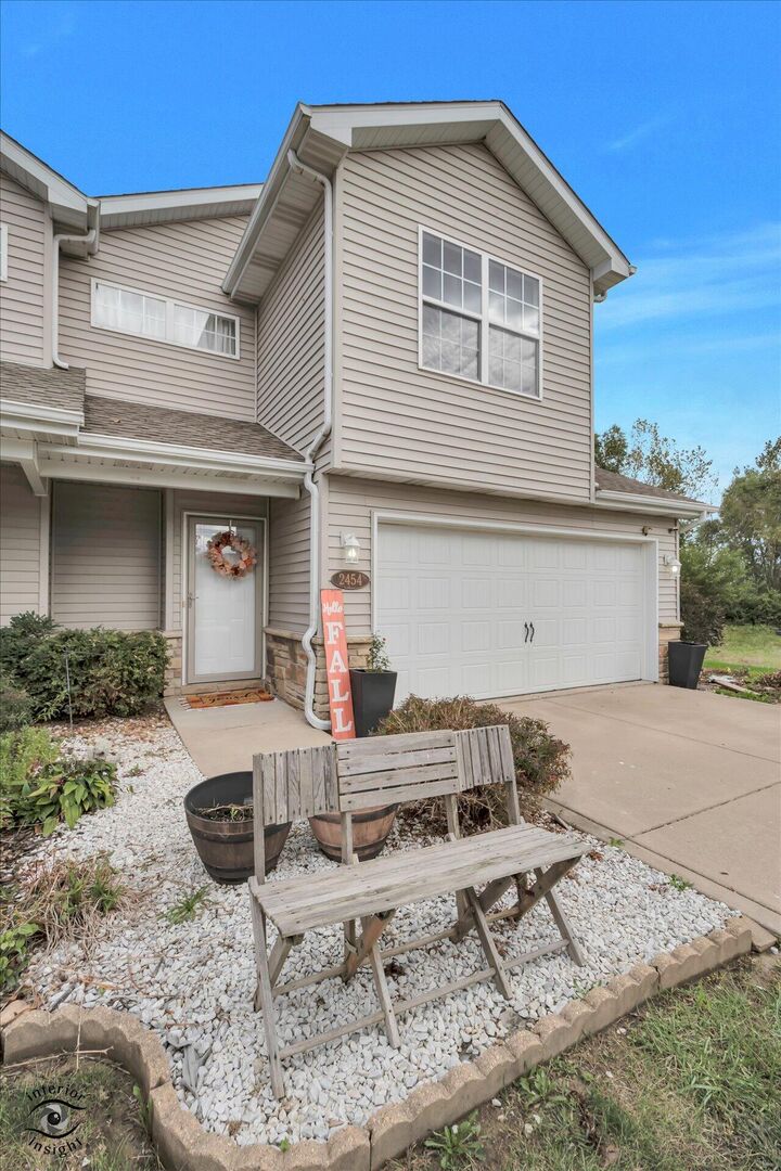 Property Photo:  2454 E 68th Avenue  IN 46410 