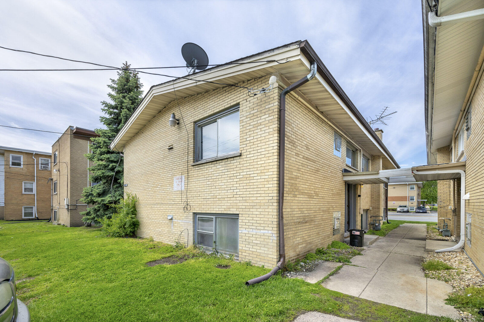 Property Photo:  18425 Torrence Avenue  IL 60438 