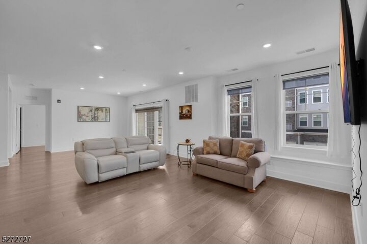 Property Photo:  11 Veterans Way 121  NJ 07950 