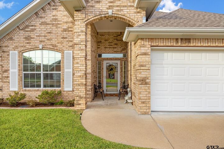Property Photo:  1915 Hollyglen  TX 75703 