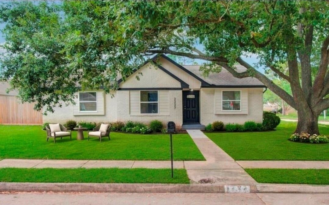 Property Photo:  2227 Cherry Bend Dr  TX 77077 