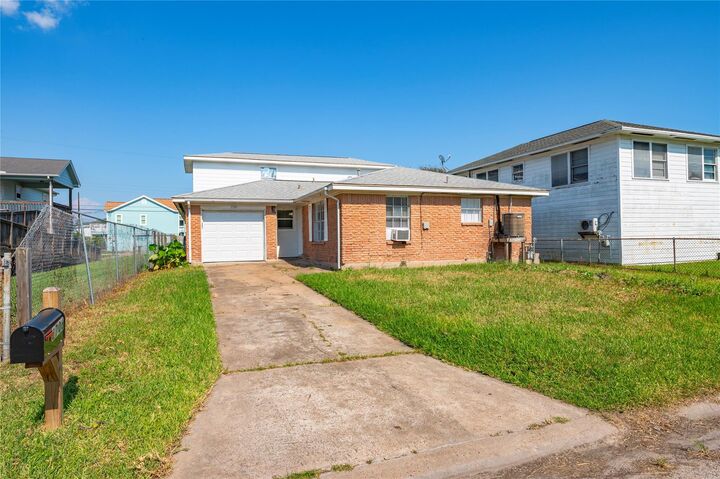 Property Photo:  1706 Bayou Homes Drive  TX 77551 