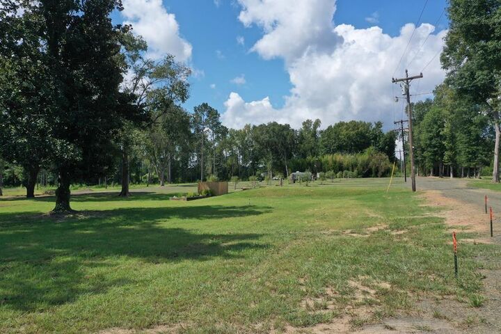 Property Photo: 7826 E Hwy 190 E TX 75966