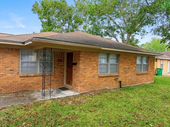 Property Photo:  216 Schilling Street  TX 77520 