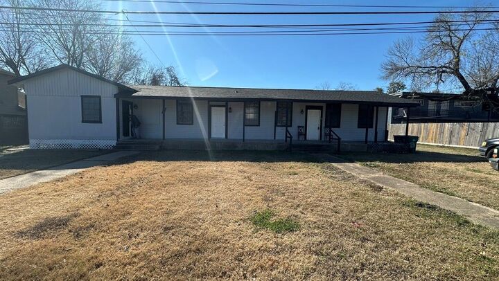 Property Photo:  904 Herbert A  TX 77506 