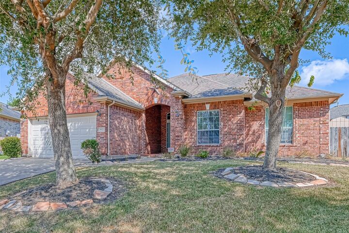 Property Photo:  13922 Normandy Court  TX 77498 