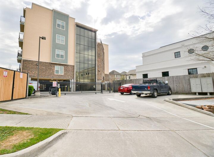Property Photo:  2802 Morrison Street 109  TX 77009 