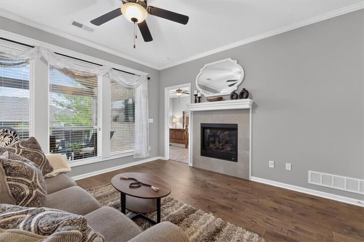 Property Photo: 310 Crestview Court MO 64083