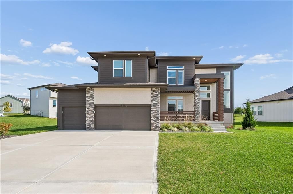 Property Photo:  18225 Depot Street  KS 66013 