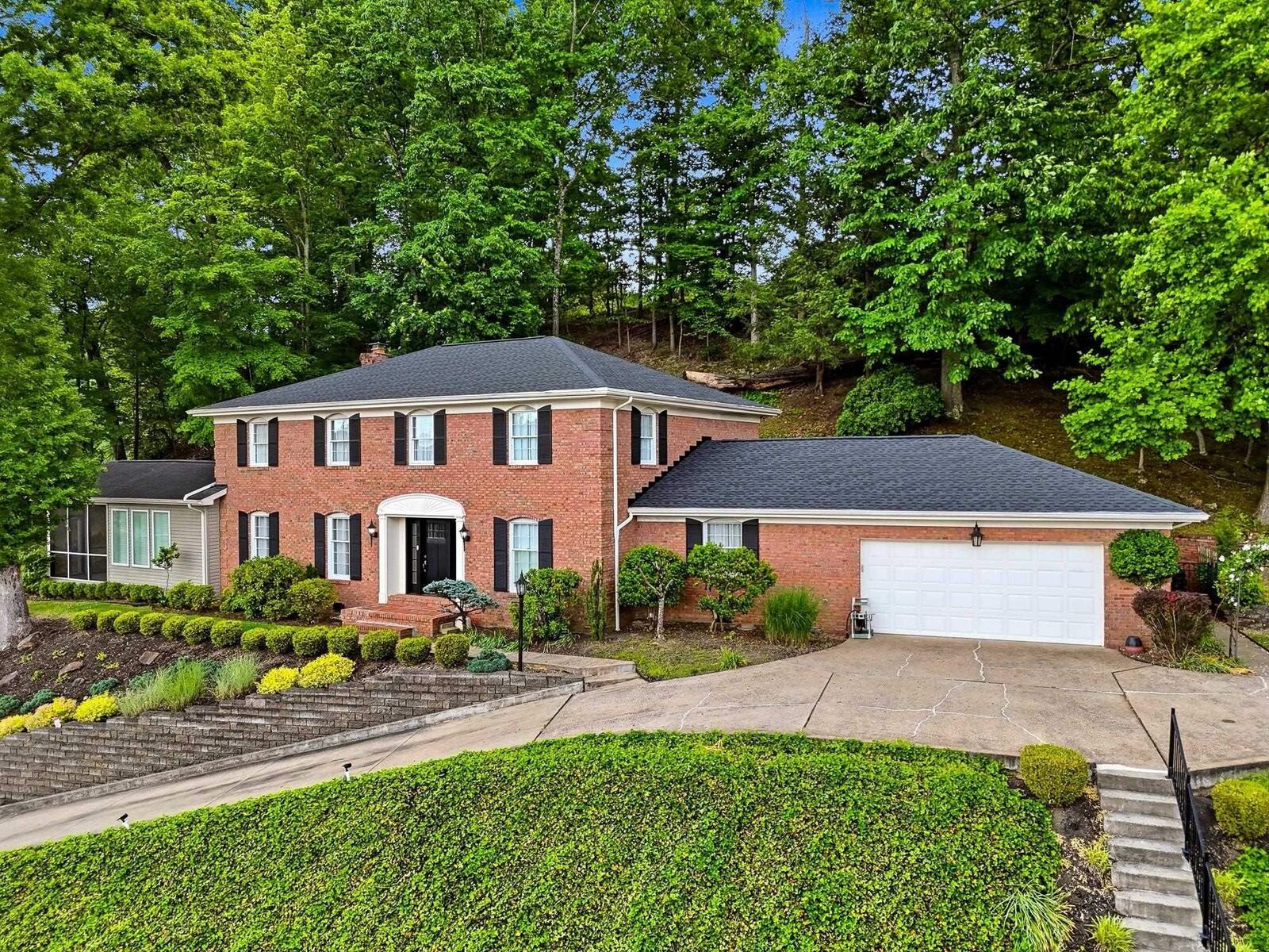 Property Photo:  68 Camelot Dr  WV 25701 