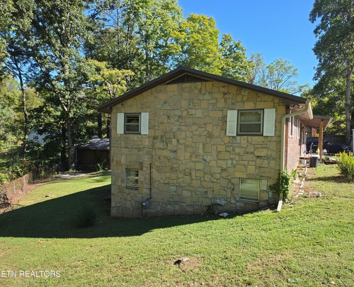 Property Photo:  142 Oak Circle  TN 37769 