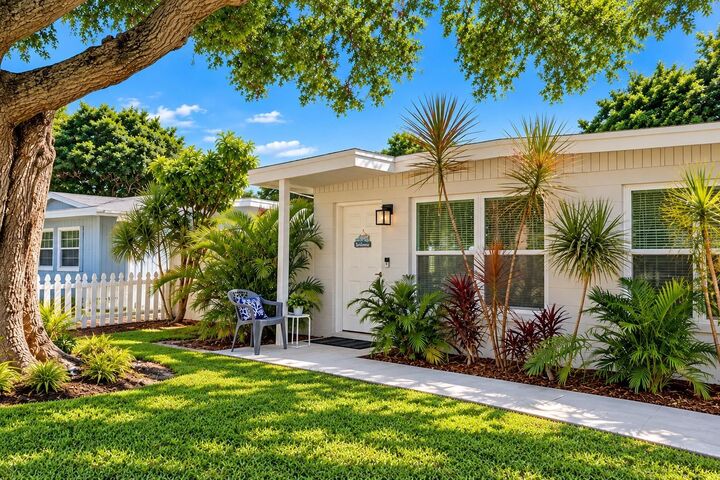 Property Photo: 8514 93rd Avenue FL 33777