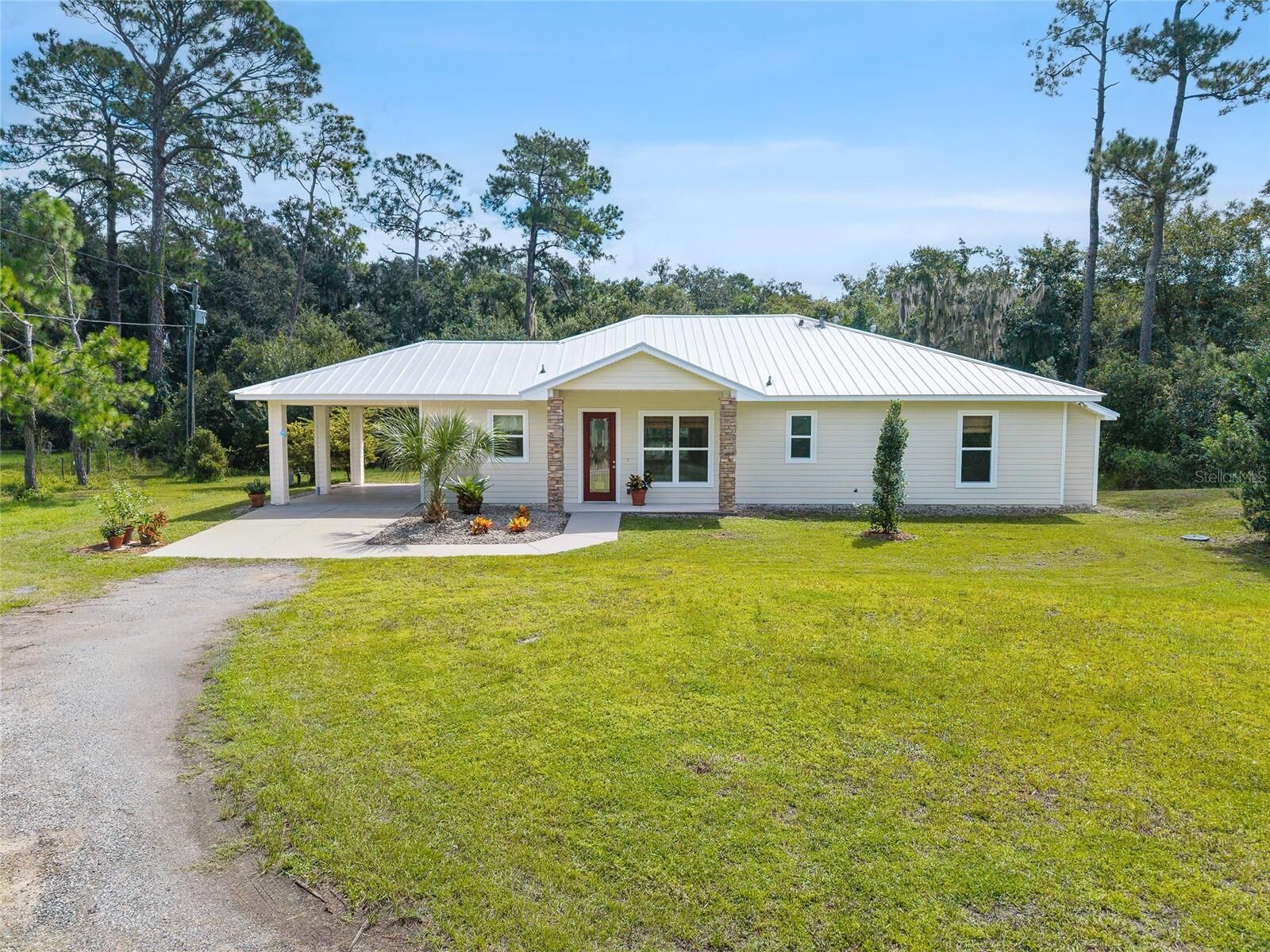 Property Photo: 71 Perry Lane FL 32725