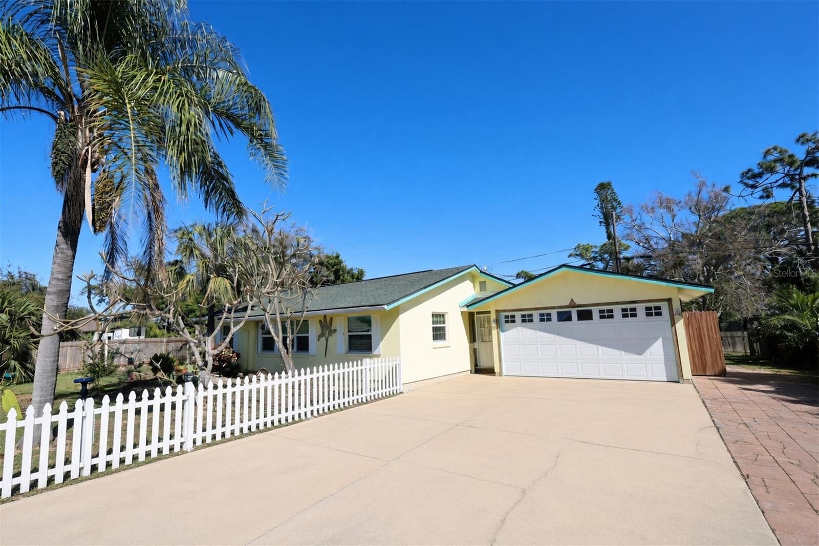 Property Photo:  4915 Bonita Road  FL 34293 