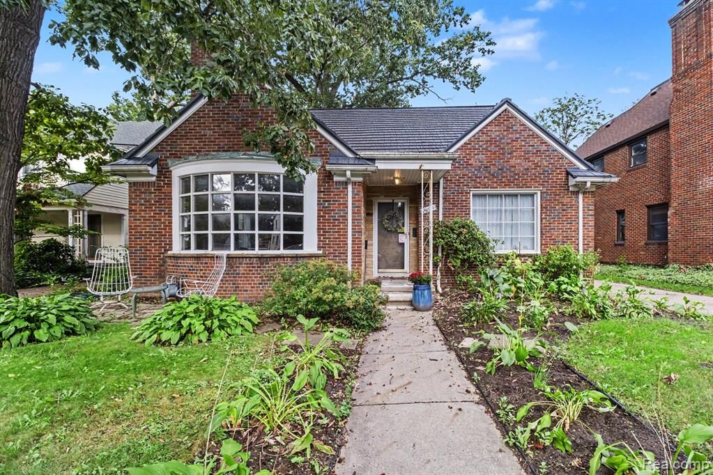 Property Photo:  19015 Muirland Street  MI 48221 2289 