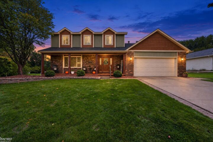 Property Photo:  1269 Lake Valley Drive  MI 48430 