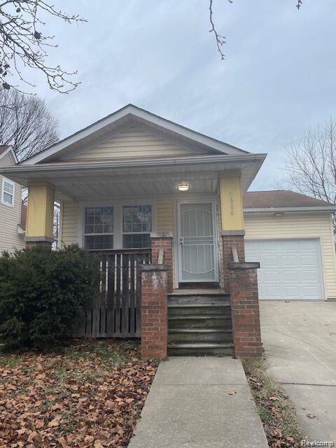 Property Photo:  4684 Dickerson Street  MI 48215 2002 