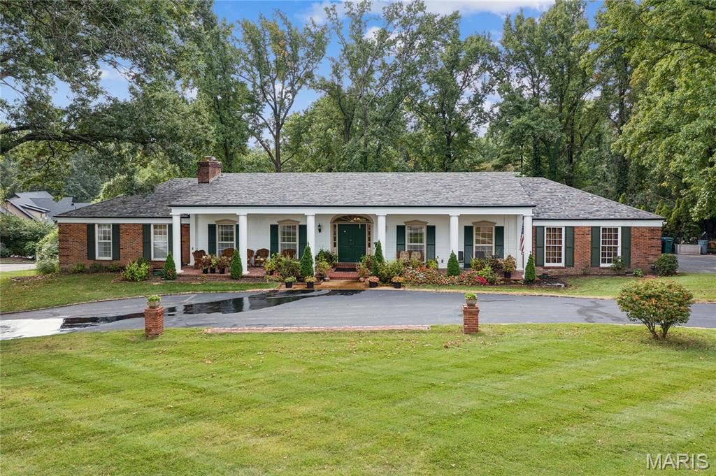 Property Photo: 3 Westwood Country Club MO 63131