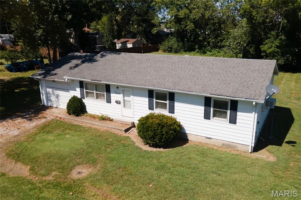 Property Photo:  1000 W Church  IL 62946 