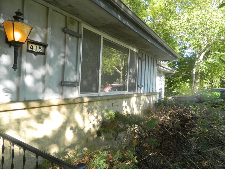 Property Photo: 415 Catskill Rd WI 53186