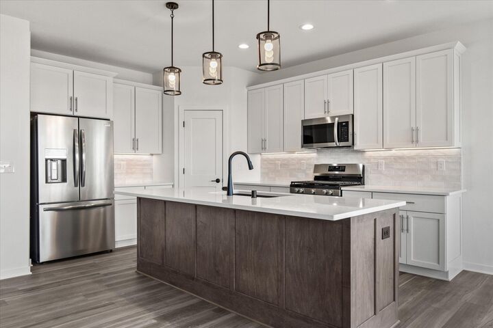Property Photo:  W251n2399 Valleyview Cir  WI 53072 
