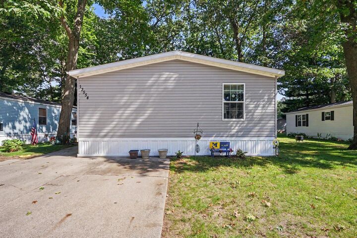 Property Photo:  13554 Pinewood Drive  MI 49417 