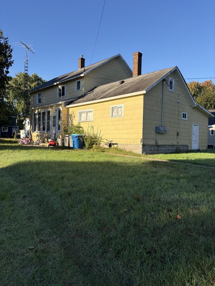 Property Photo:  409 4th Street  MI 49431 