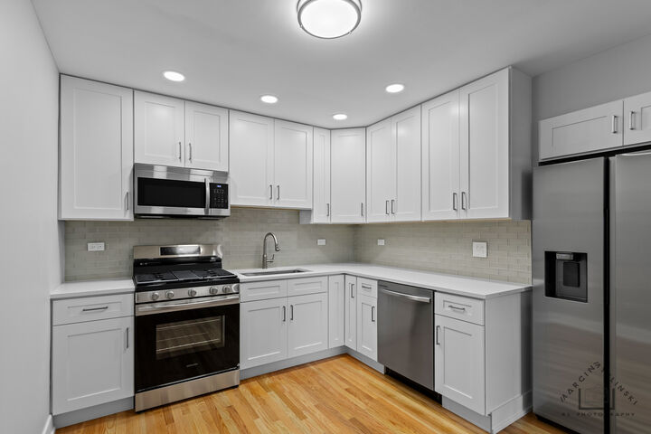 Property Photo:  3033 Paris Avenue 303  IL 60171 