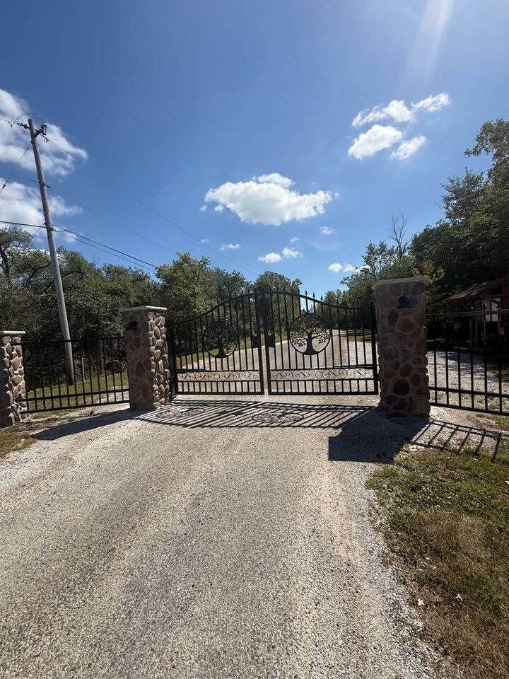 Property Photo: 202 Maple Leaf Trail Point IL 61834