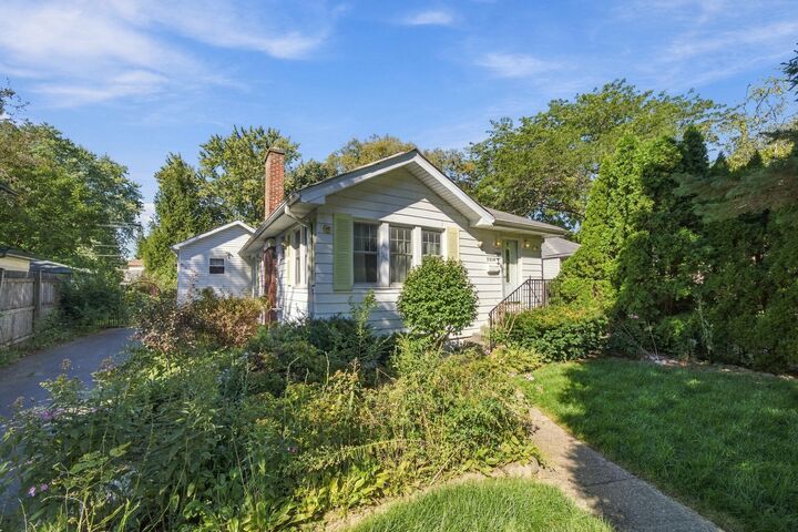 Property Photo:  2818 Elisha Avenue  IL 60099 