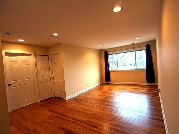 Property Photo:  5953 N Kenmore Avenue 405  IL 60660 